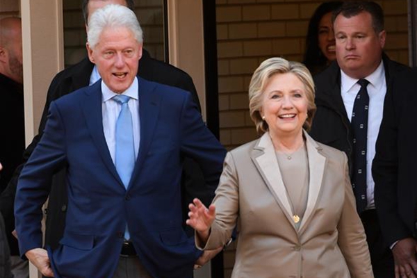 希拉里·克林顿参加美国大选投票