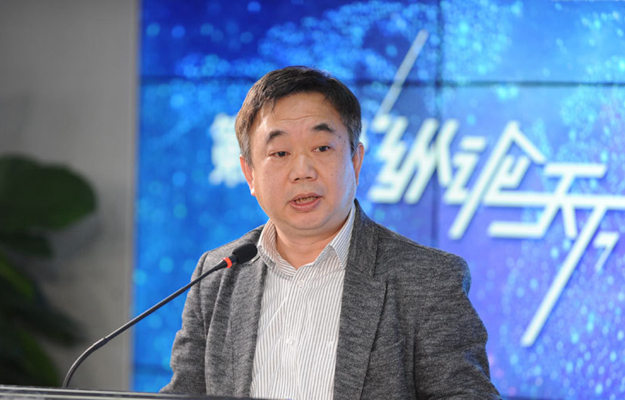 倪峰：明年看全球化，就是看中国