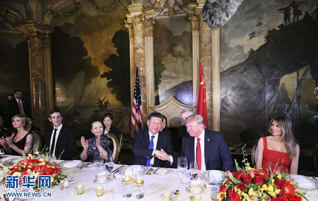 习近平和彭丽媛出席特朗普和夫人举行的欢迎晚宴