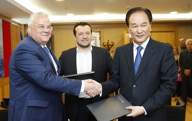 新华社与希腊国家通讯社雅典通讯社签署新的合作协议