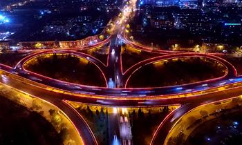 流光溢彩 津夜车桥