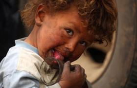 流离失所的小难民