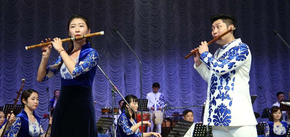 哈萨克斯坦与中国建交25周年音乐会在阿斯塔纳举行