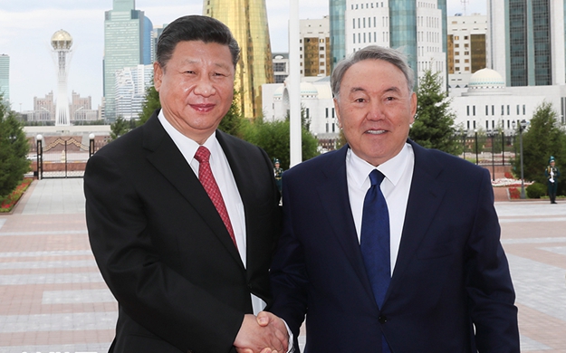 習近平同哈薩克斯坦總統納扎爾巴耶夫舉行會談