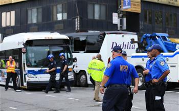 美国纽约发生客车相撞事故3人死亡