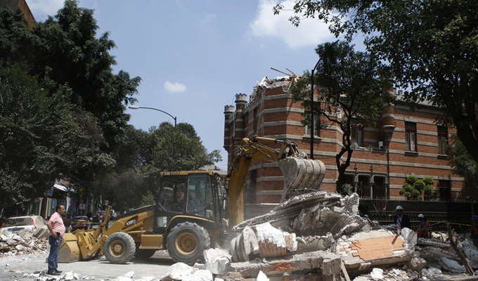 墨西哥发生7.1级地震 多栋房屋倒塌