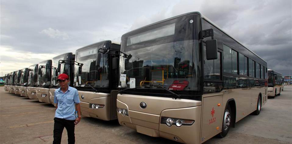 中國捐贈公交車助柬埔寨升級公交係統