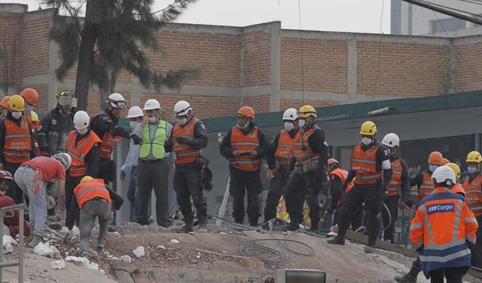 多方力量緊急救援墨西哥地震災區