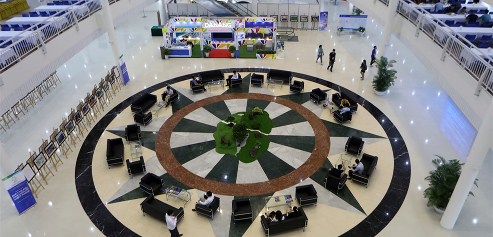 亚太经合组织领导人会议周国际媒体中心大厅