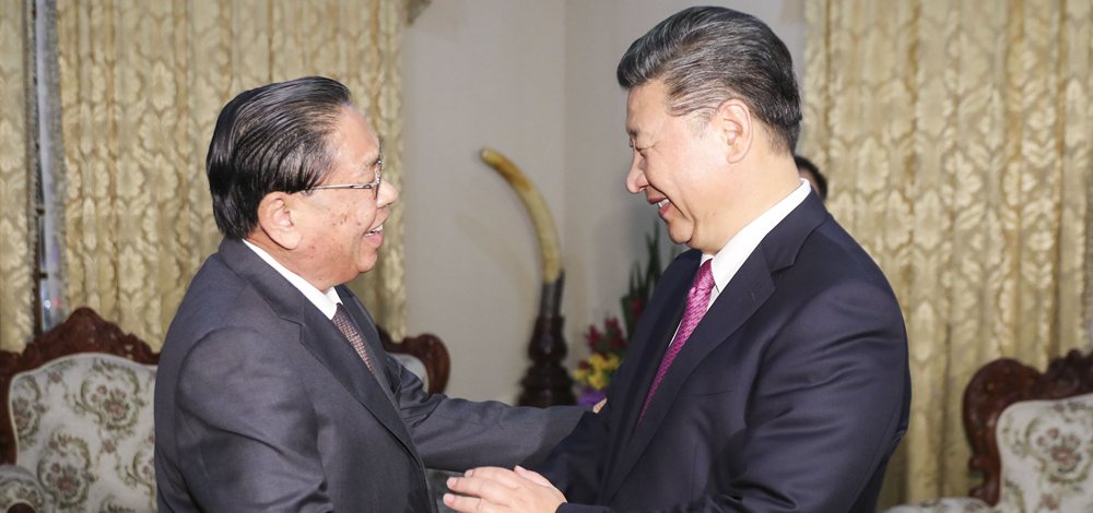 习近平会见老挝人民革命党中央委员会前总书记、前国家主席朱马里