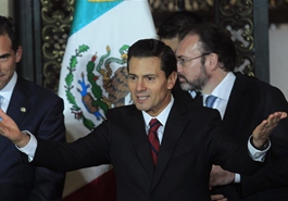 墨西哥总统拒绝为美墨边境墙买单