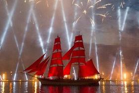 圣彼得堡庆祝&ldquo;红帆节&rdquo;