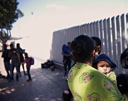 六周内近2000名儿童与父母被迫分离