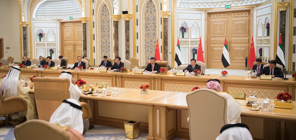 習近平同阿聯酋副總統兼總理穆罕默德、阿布扎比王儲穆罕默德舉行會談