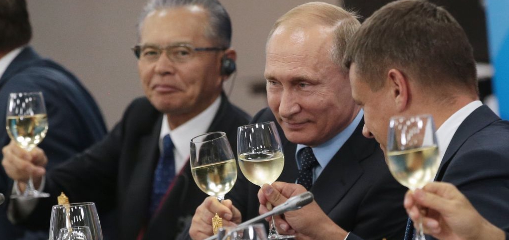 2017東方經濟論壇 俄總統普京與外商把酒言歡