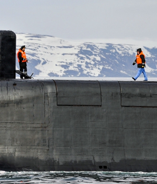 时隔12年 北约重新在北冰洋追踪俄潜艇