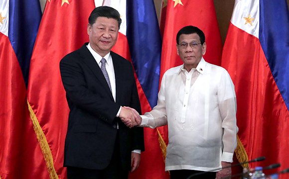 習近平同菲律賓總統杜特爾特舉行會談