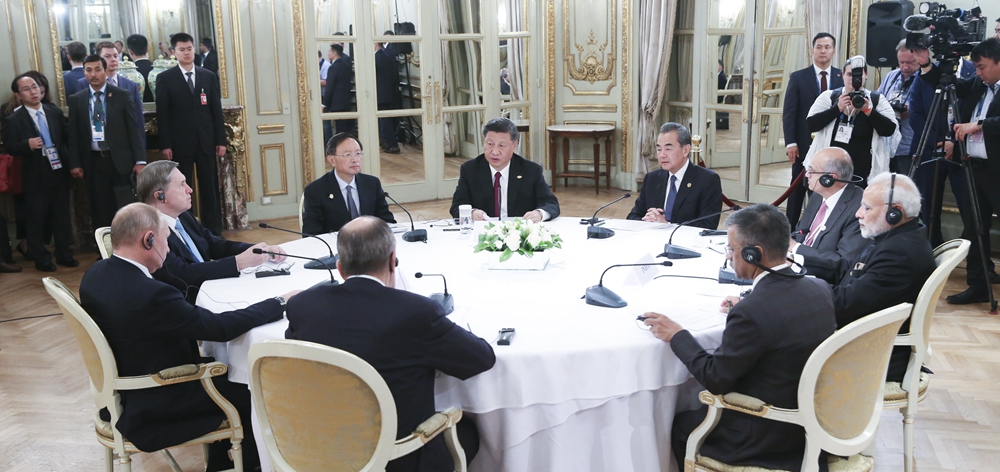 習近平出席中俄印領導人非正式會晤