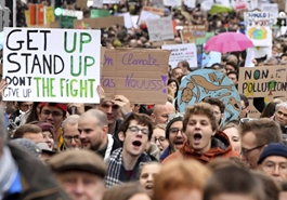欧洲环保人士声援大会"为气候发声"