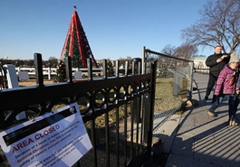 市民无法前往白宫附近圣诞树