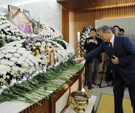 “慰安妇”受害者逝世 文在寅发文追悼