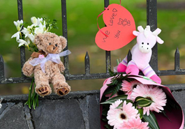 新西兰民众悼念枪击案遇难者