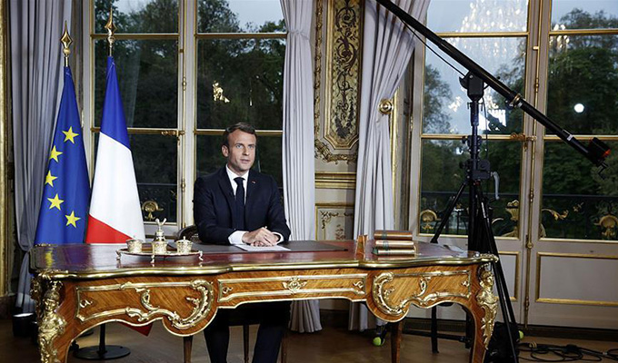 法国总统马克龙发表电视讲话 承诺在五年内重建巴黎圣母院