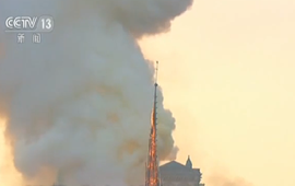 巴黎圣母院火势被扑灭