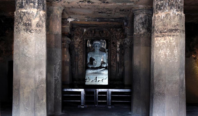 走进印度阿旃陀石窟