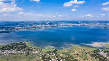 贵州威宁：草海退地还湖记