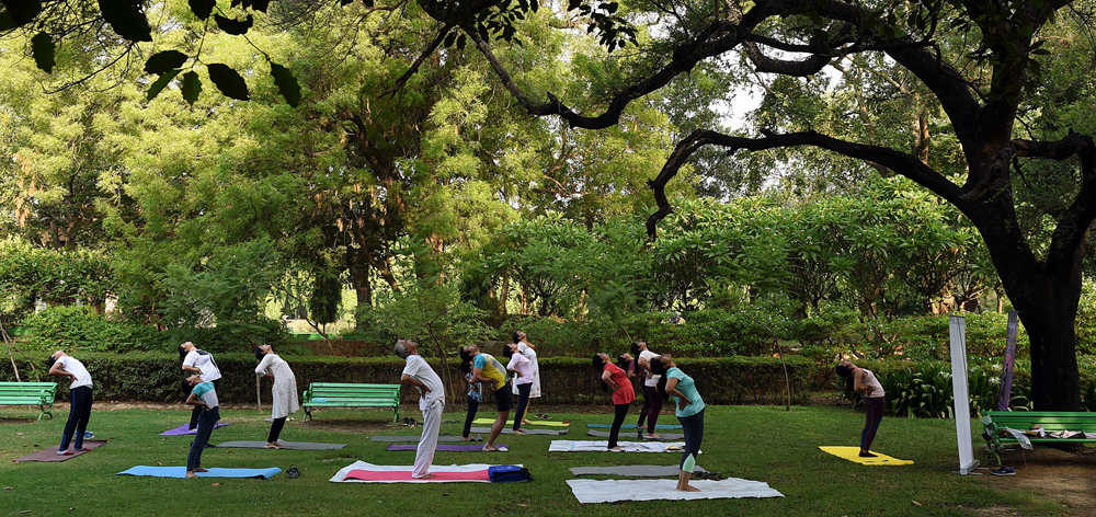 特稿：电影、瑜伽、智能手机——中印两个文明古国交往“新故事”