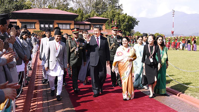 习近平出席尼泊尔总统班达里举行的隆重欢送仪式