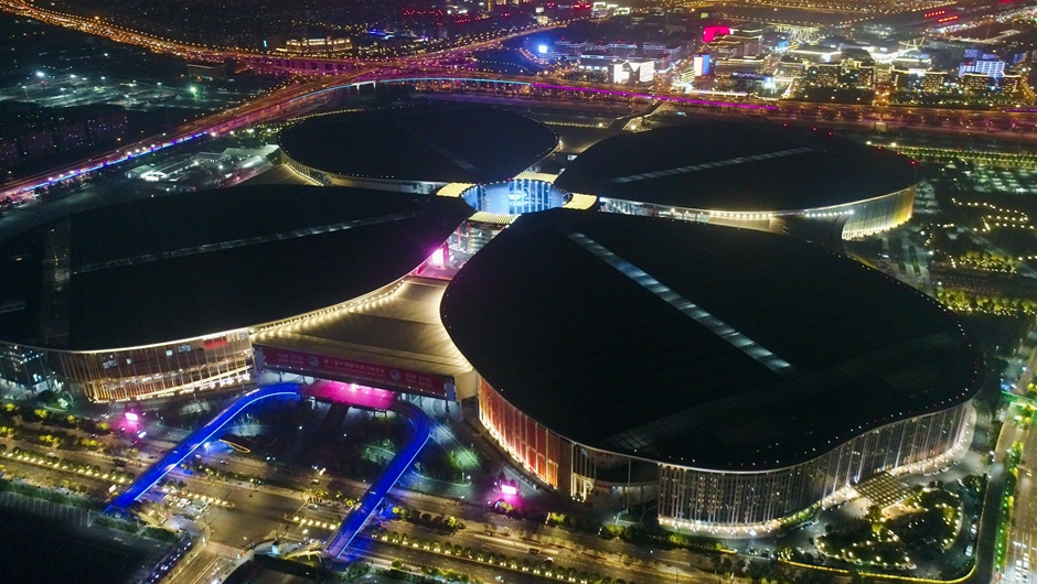 “国展中心”流光溢彩