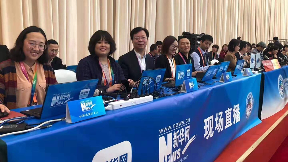 新华网直播团队已在开幕式现场做好直播准备