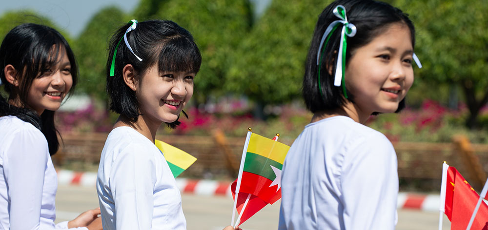 缅甸民众热烈欢迎习近平