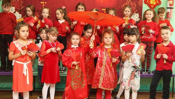 烏克蘭：校園洋溢中國年味