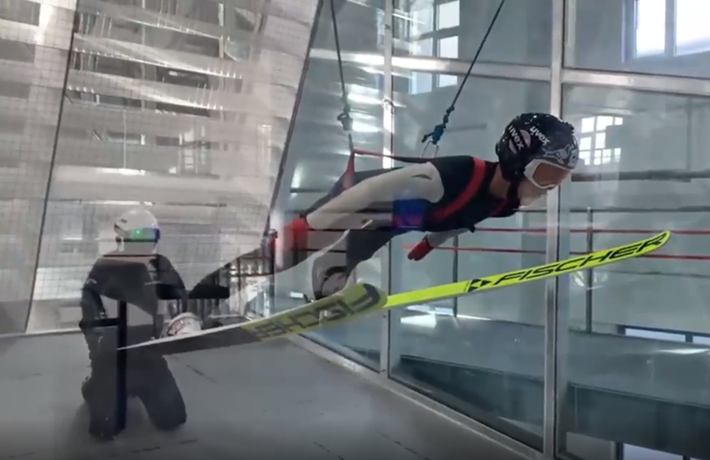 全球连线｜（走近冬奥）赤日炎炎 如何练跳台滑雪