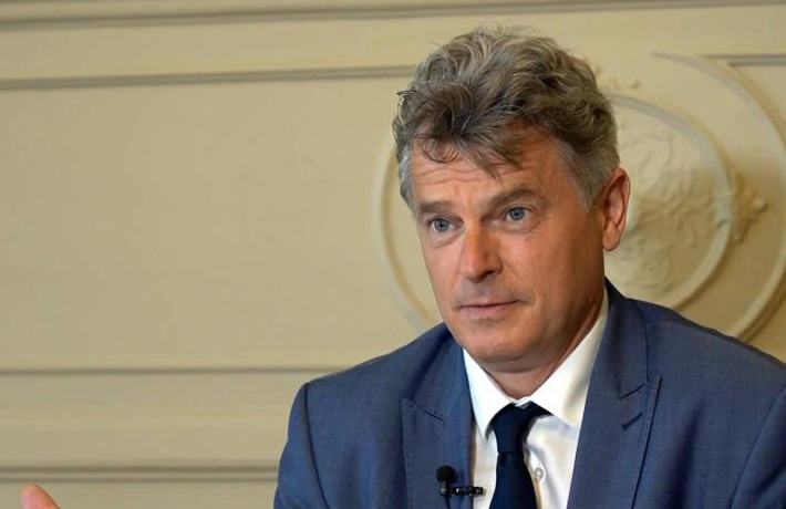 全球连线｜多亏中国 全球mRNA新冠疫苗才能出这么早&mdash;&mdash;法国共产党全国书记鲁塞尔谈中共建党百年