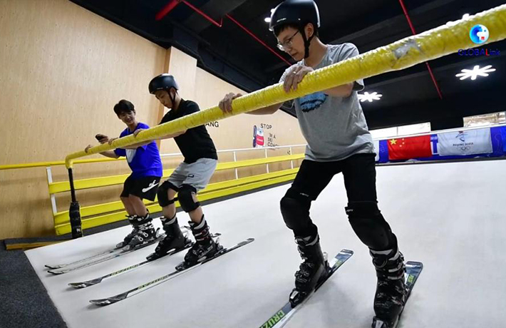 全球连线丨（走近冬奥）请到海南来滑雪