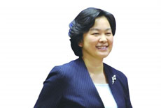 外交部新发言人家庭教育背景曝光