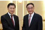 吴邦国会见蒙古国总理巴特包勒德
