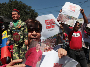 查韦斯支持者欢迎总统返回国内