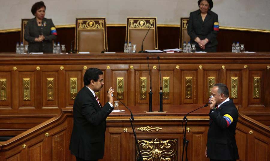 马杜罗宣誓就职委内瑞拉代总统