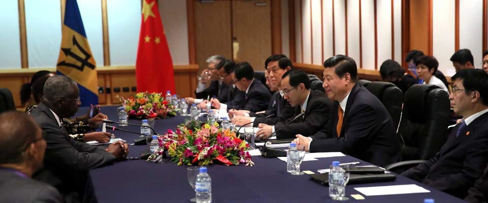 习近平会见巴巴多斯总理斯图尔特