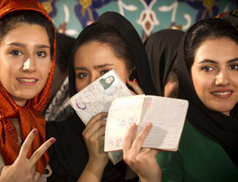 高清:伊朗总统选举现场直击