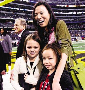 邓文迪离婚，坊间解读越发“狗血”