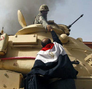 军方大权在握 决定国家命运