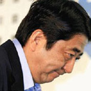 安倍说一套做一套