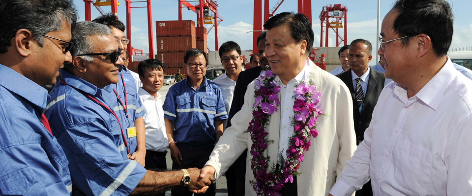 刘云山考察科伦坡港南集装箱码头