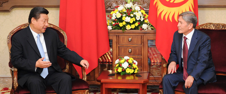 習近平同吉爾吉斯斯坦總統阿坦巴耶夫舉行會談